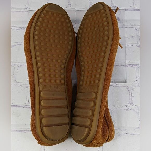 Minnetonka 402 Kilty Hardsole Moccasins - Picture 7 of 11